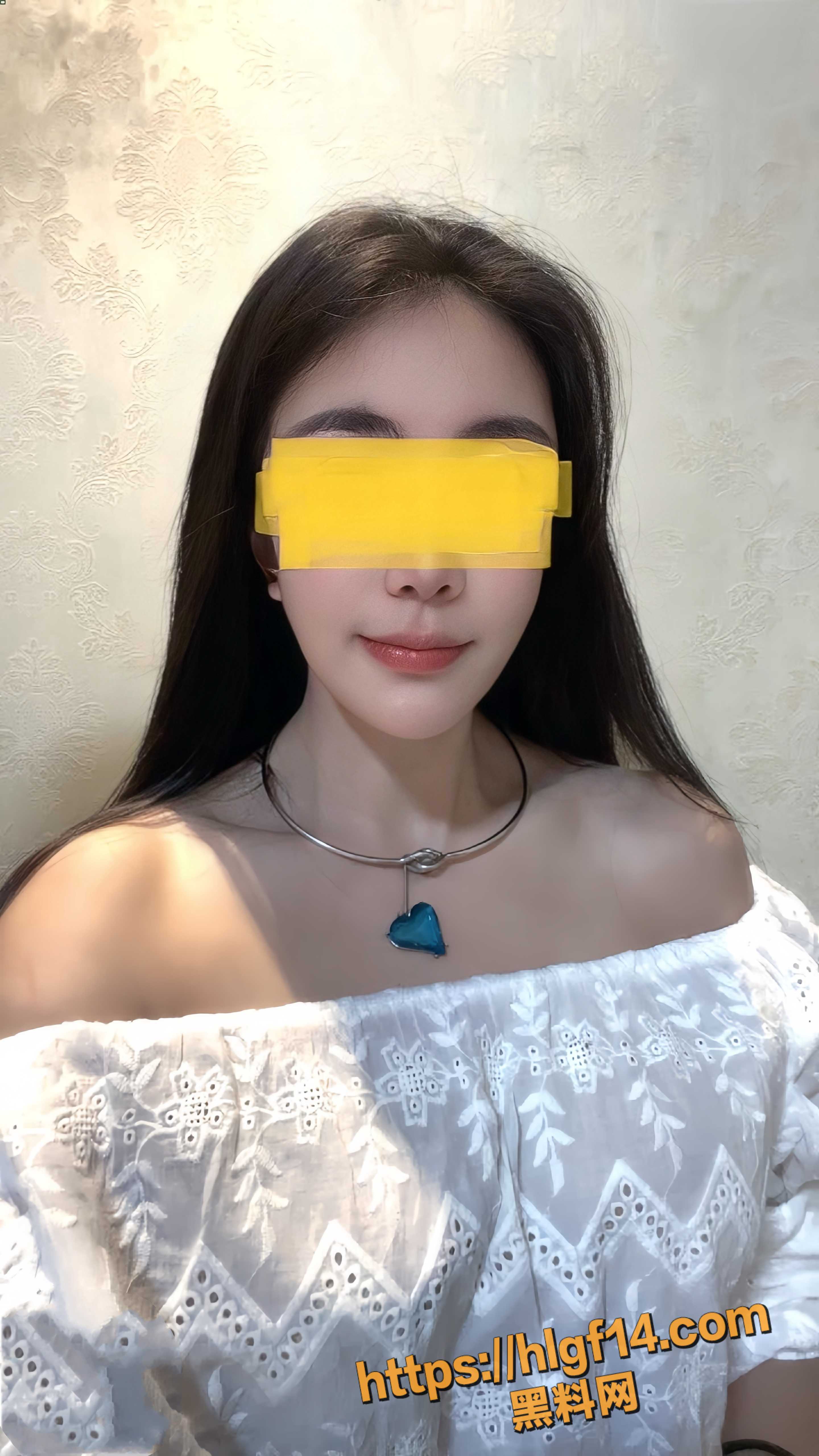 海角社区 奶子即正义 第68集 约操高颜值长腿姐姐 牛仔裤 裤里丝 狗链子拴起来玩！