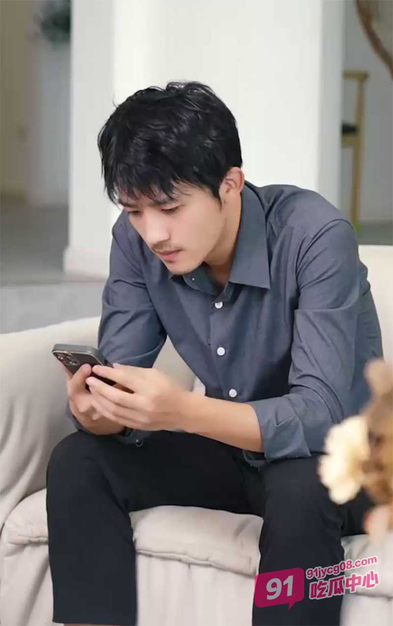 「擦边短剧」一条丝袜引发的血案 性暗示爽点拉满一次性看个够！ 配图