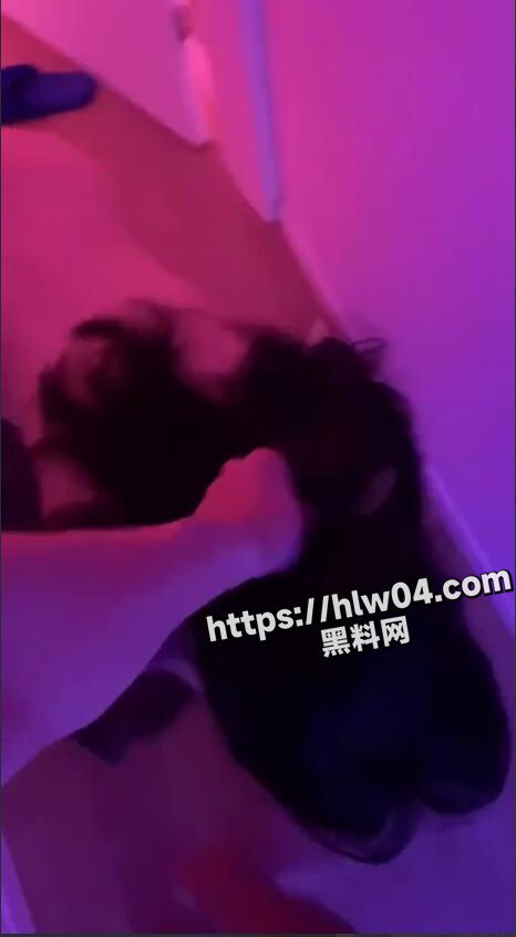 暨南大学传播学院大三女神 2000块钱就可以带回去随便调教