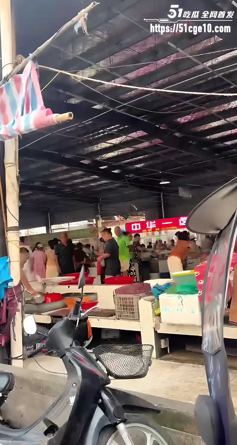 湖北天门麻洋镇菜市场直接开打 2