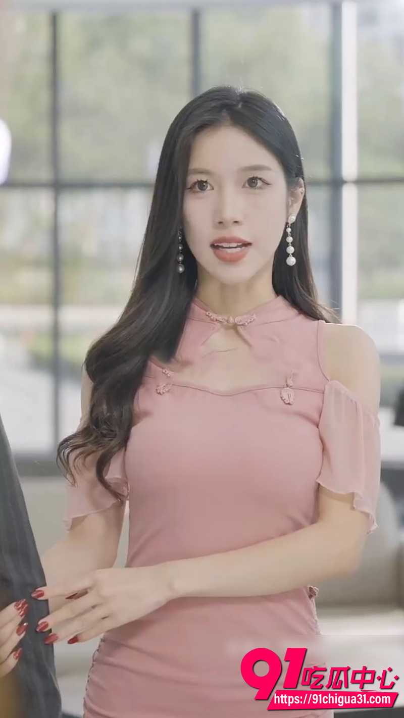 每日短剧推荐 回家诱惑之娇妻的秘密 丈夫三年归来 娇妻隐藏背叛与杀机！
