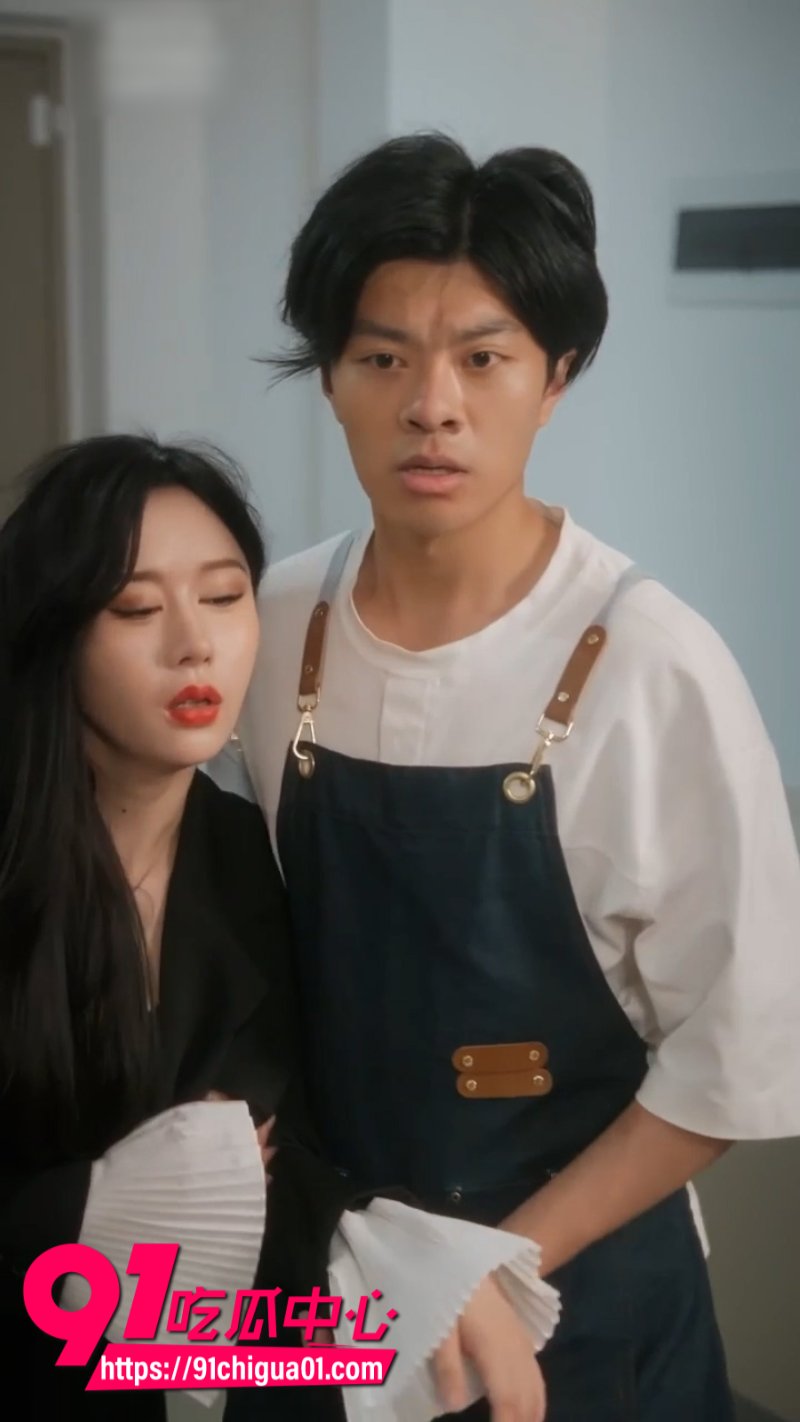 擦边短剧美女猫的诱惑2