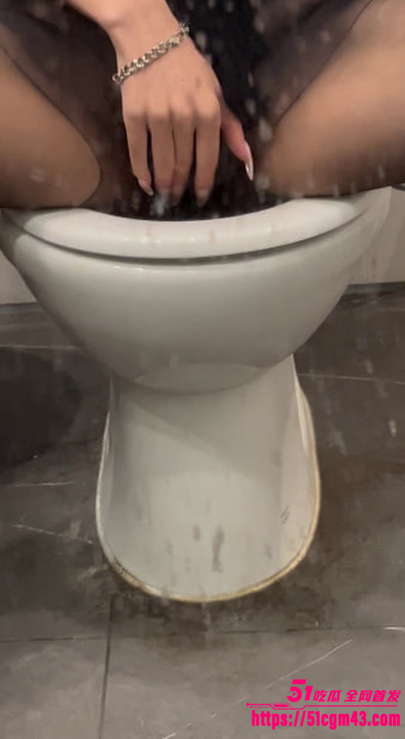 00后学生妹性爱自拍 6
