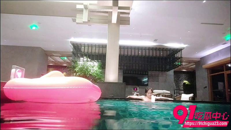 温泉会所洗澡偷拍 2 温泉会所洗澡偷拍 2