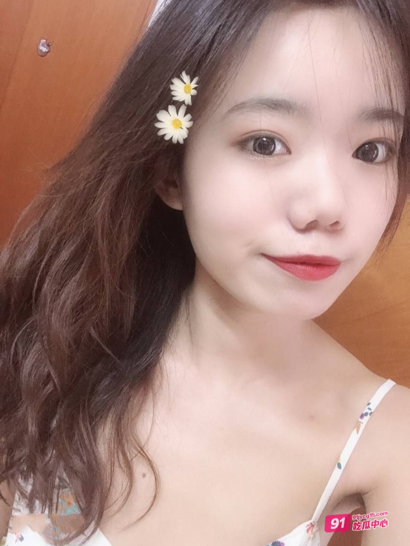 武汉美女王辛晨和男友露脸激战！女上位骑乘疯狂榨精~ 配图2