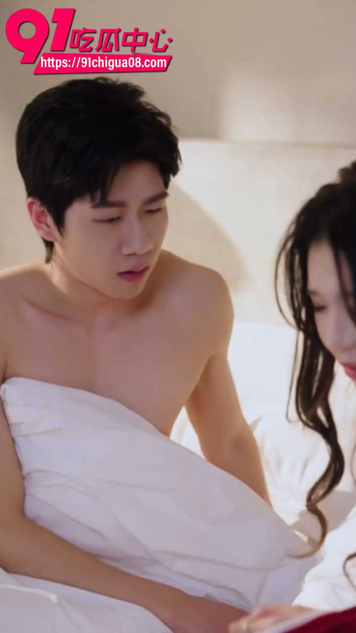 擦边短剧清纯少女夫妻大胆玩交换游戏2