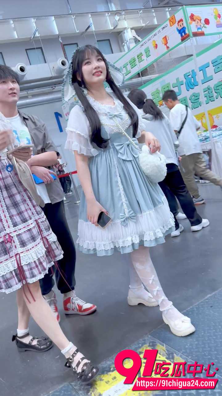 KFC抄底大耳狗洛丽塔学妹2 KFC抄底大耳狗洛丽塔学妹2