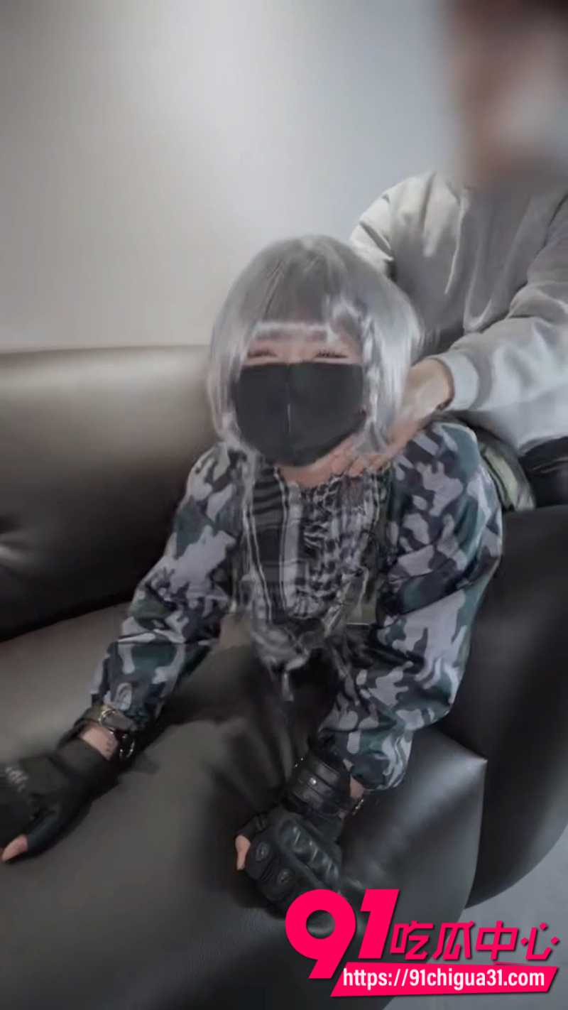 推特福利姬小狗pro身穿三角洲cos服被主人SM调教5
