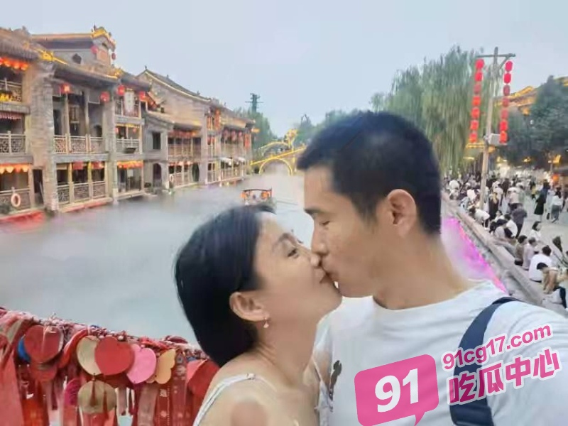 8_W_800px.jpg