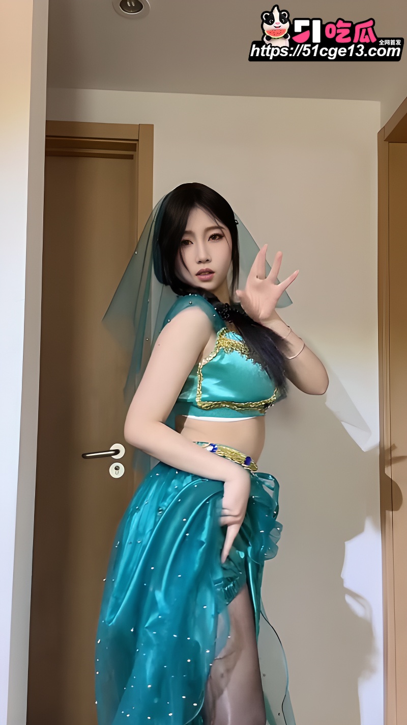 快手主播 小小张 变装热舞引富哥打赏 搔首弄姿一本正经的骚到想操她