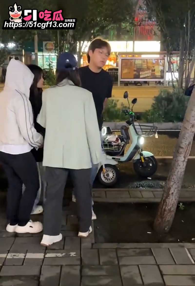 包头三角恋大瓜富婆深夜抓奸小白脸出轨7拷贝 包头三角恋大瓜富婆深夜抓奸小白脸出轨7拷贝