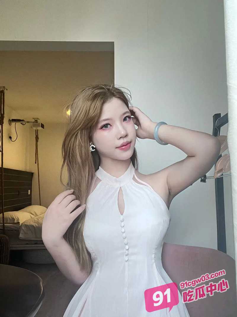 推特反差萝莉钰子泄密 丰乳翘臀让人无限遐想 骚气逼人观感极佳！ 配图2