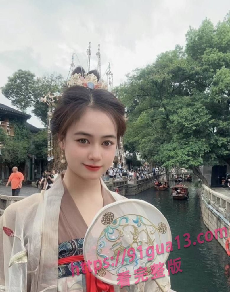 重庆财经学院新疆女神夏兹热丽！被拍下坡处全程视频 惨遭渣男曝光