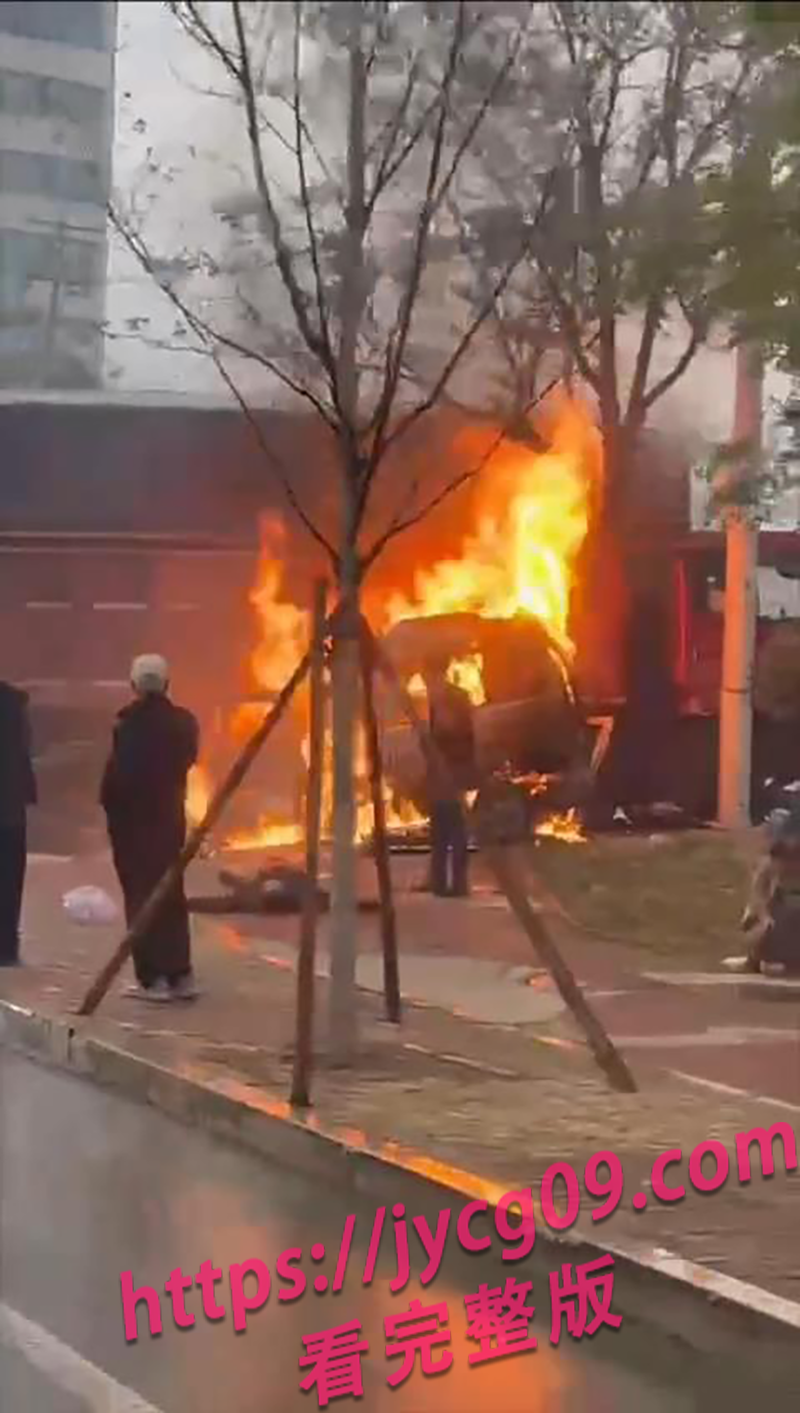 山东惨烈车祸现场曝光！群众拼命救人却无力回天 配图8