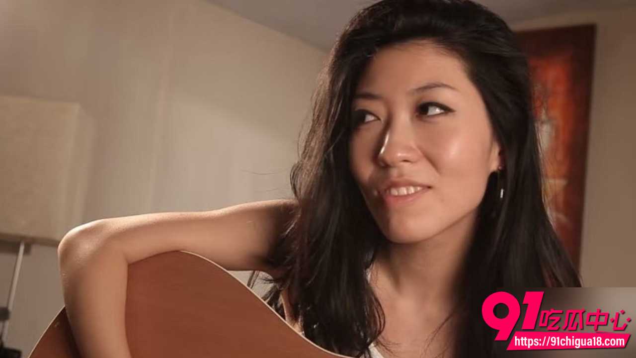 曲婉婷挥霍赃款后回国复出账号速封9