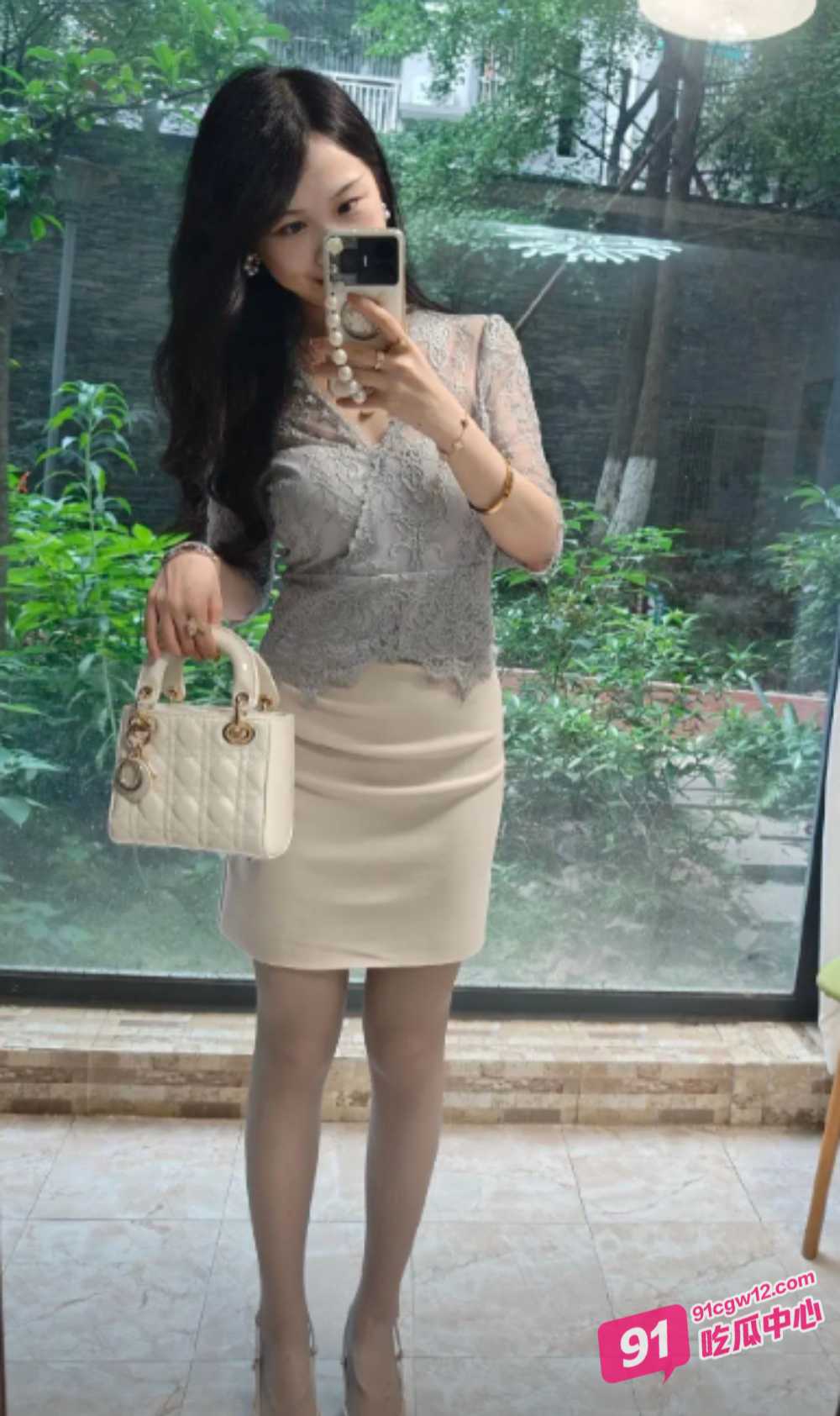 大哥不在家偷偷潜入嫂子闺房~紧张刺激对白 颜射亲嫂子真舒服太刺激了！ 配图2