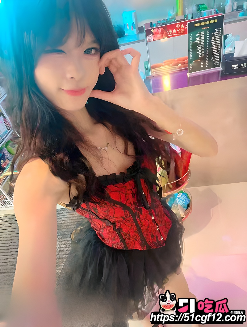 广西大学艺术系母狗 杨金香 3
