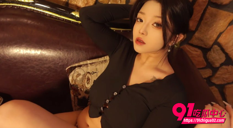 老虎菜回归SVIP巨乳极品合集 反差婊子沉浸骚浪世界饱满奶子律动撩人表情欲罢不能