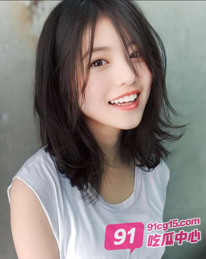 海角社区 乱伦记录片之禽兽叔叔爱侄女 无套爆操嫩穴 干一次记一辈子