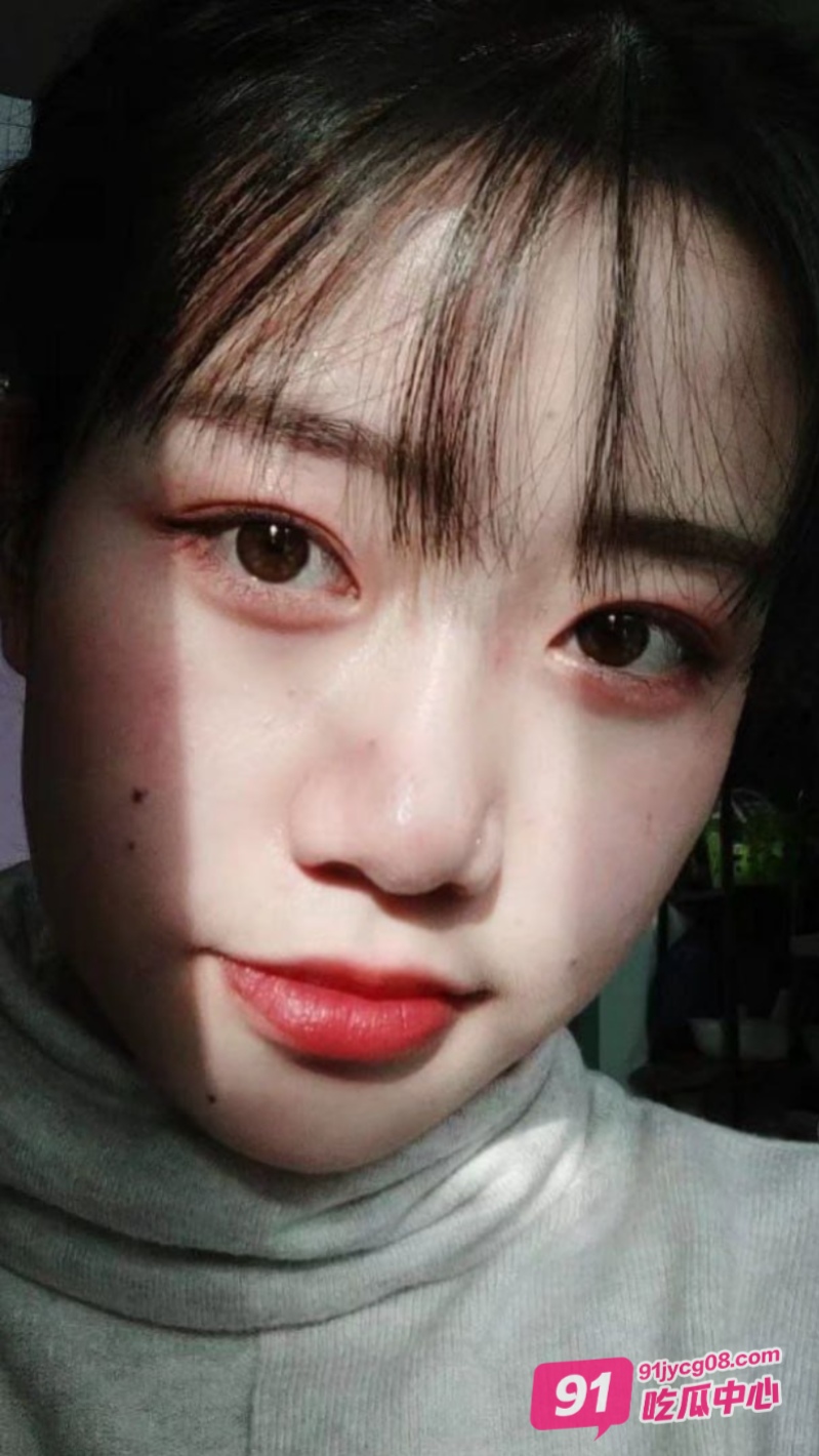 福州嫩妹徐舟被各种滋尿 甘愿被侮辱沦为性爱奴隶！