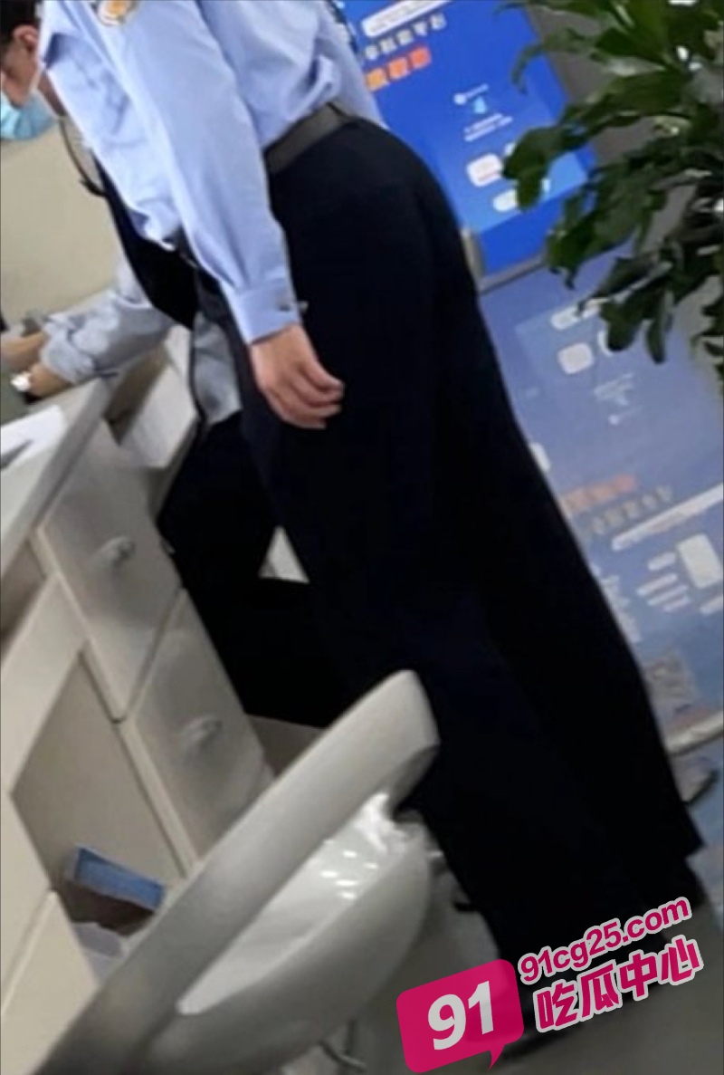 9_W_800px.jpg