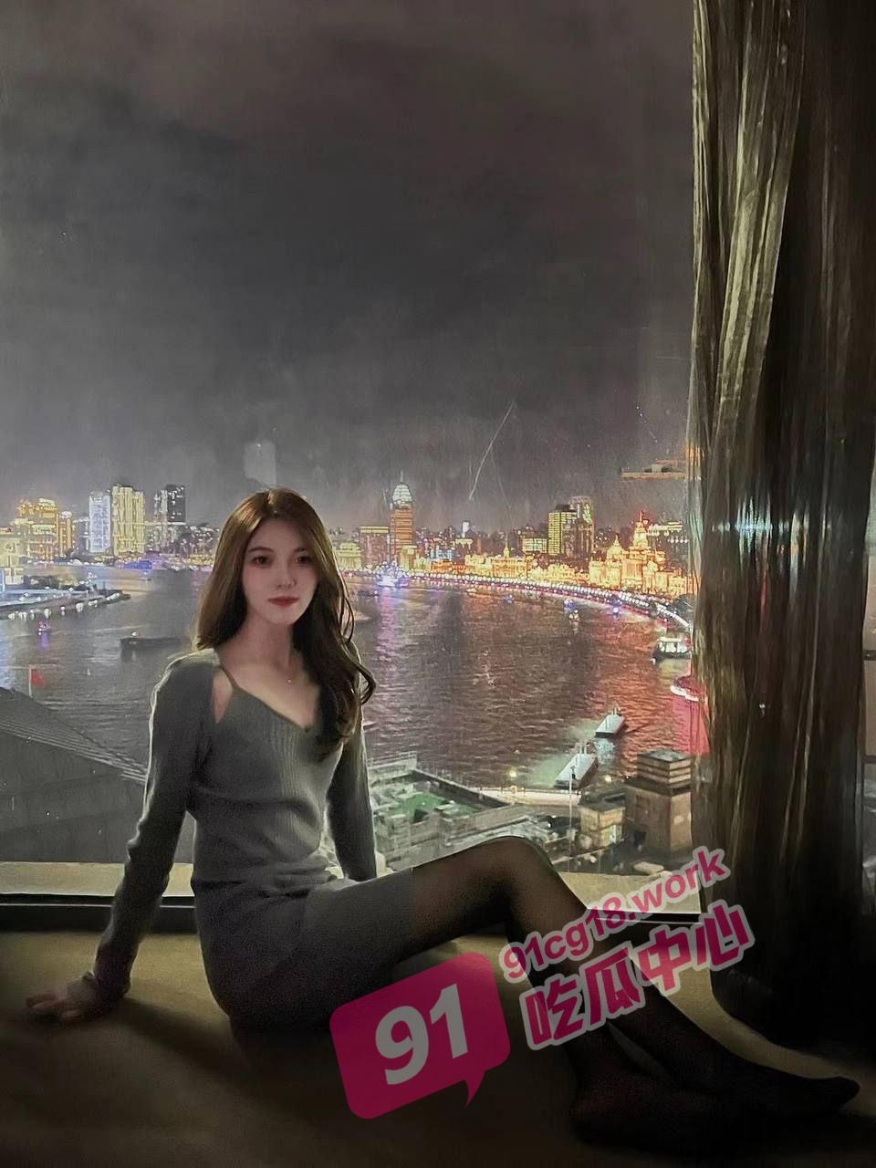 温泉酒店性虐女神～看着这么乖巧的女孩 居然也甘心被这么玩弄！