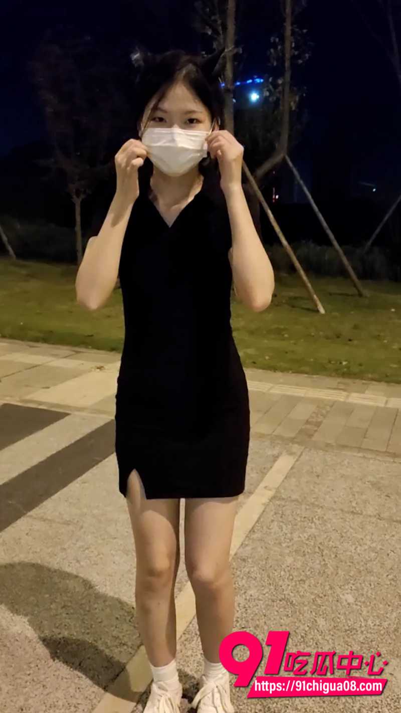成都双流深夜街头23岁公司前台少女为土豪哥Fxxc77高价定制裸体露出 湿得一塌糊涂！