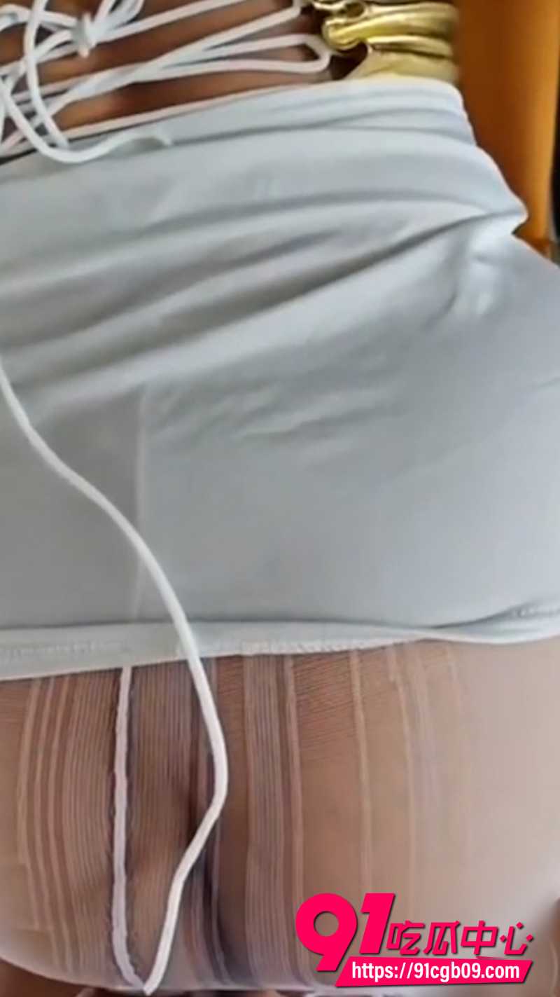 海角社区与老婆楼梯间做爱3