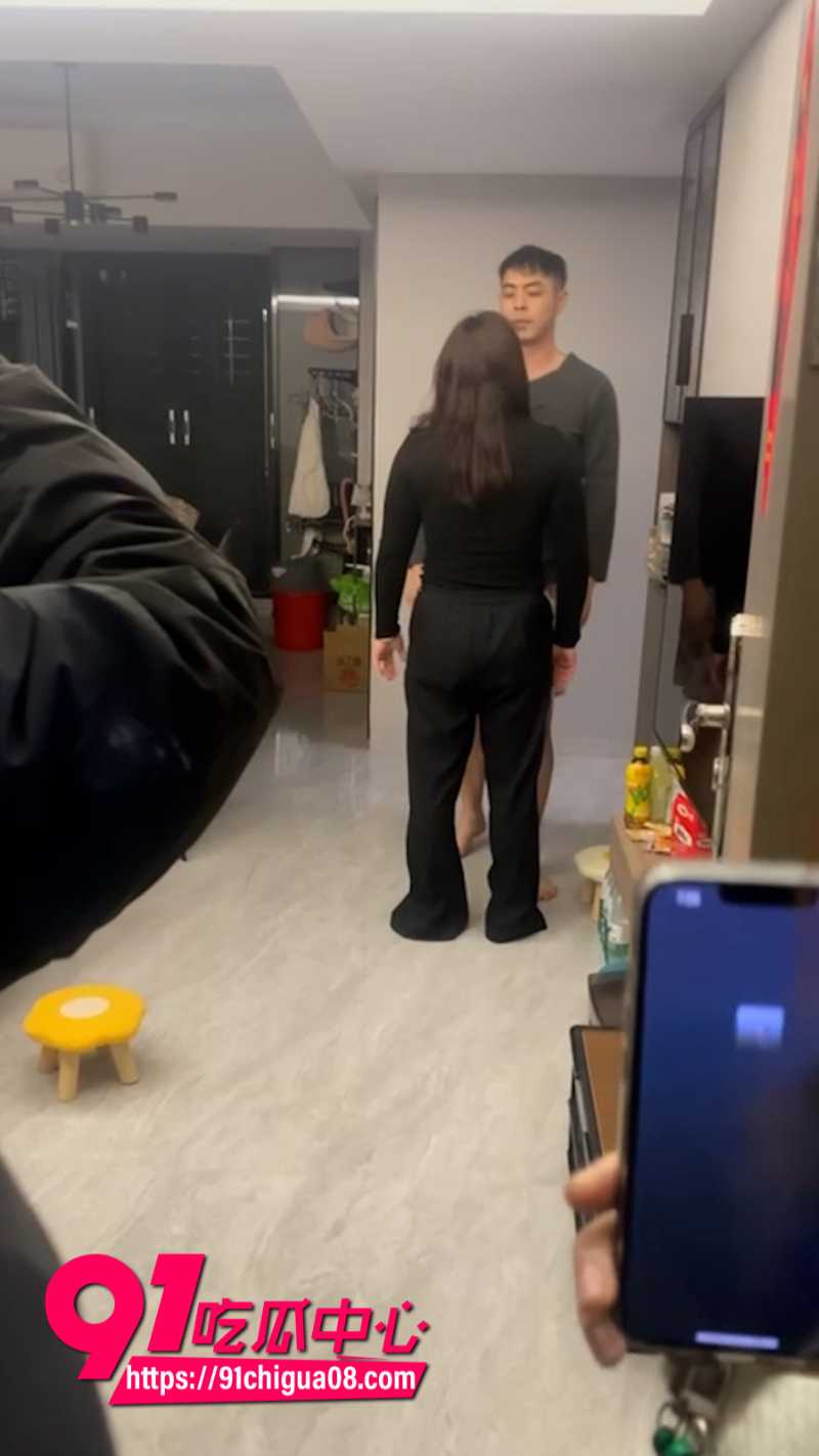 潮汕帽子叔叔出轨被原配抓奸在床4