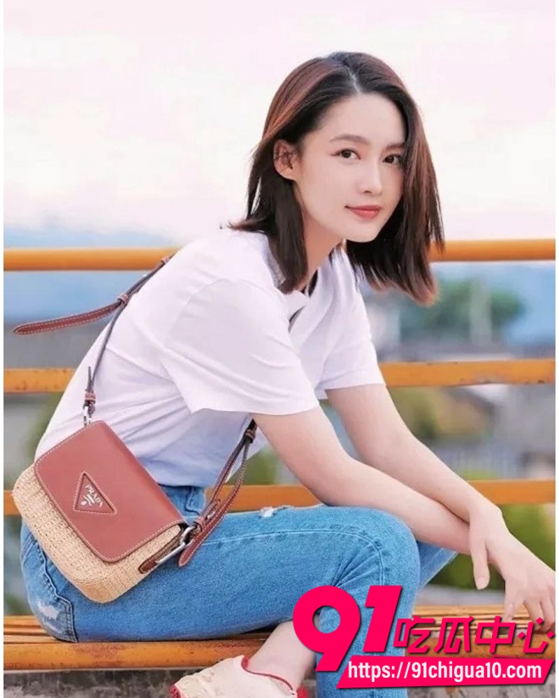 知名演员李沁 5