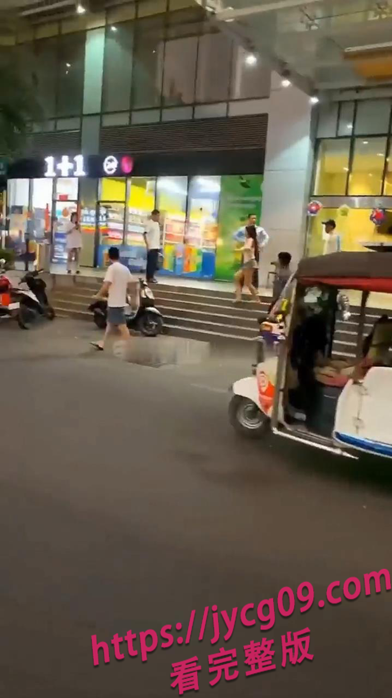 金边最美人妖惨遭中国男子暴打 只因奔现前隐瞒？ 配图2