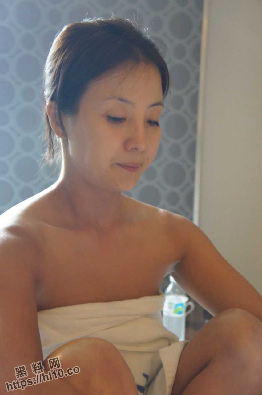 「思密达护士门」古早大瓜，某医院美女护士长多年出轨科室主任3p，后被老公发现并泄露
