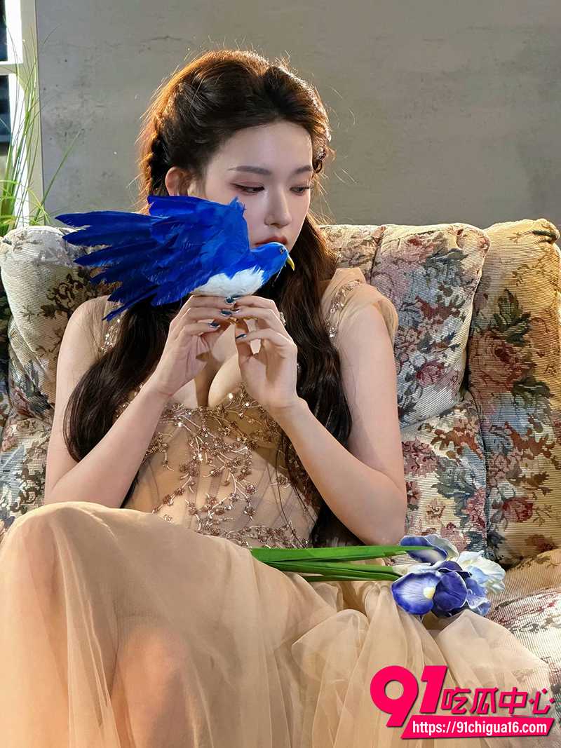 微博之夜程潇红毯 3