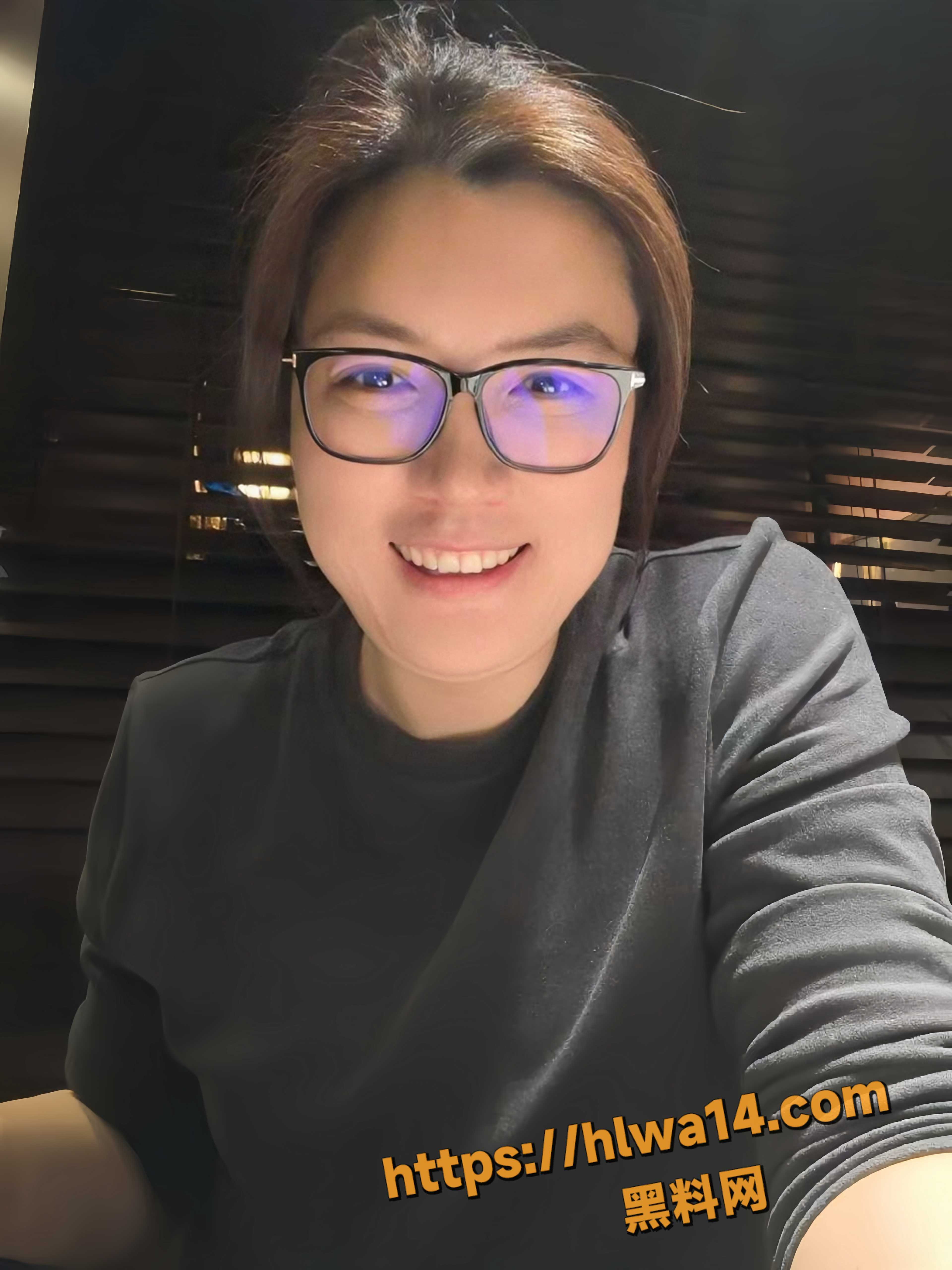 深圳公交车 朱长银 诈骗骚货多次离婚诱骗钱财 合影淫乱劲爆吃瓜必看！