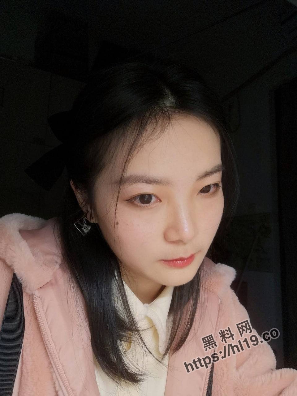 眼镜妹高冷脸小学老师 ，平日一副端庄模样，床上可是主动的很