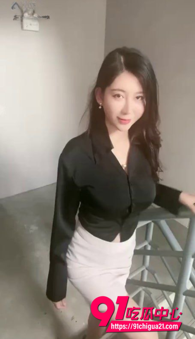 抖音巨乳女神李雅8 抖音巨乳女神李雅8