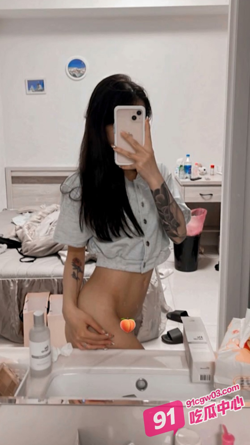 广州纹身师陈梦琳因沉迷自慰荒废事业 为了吃饭找金主下海沉沦！ 配图3