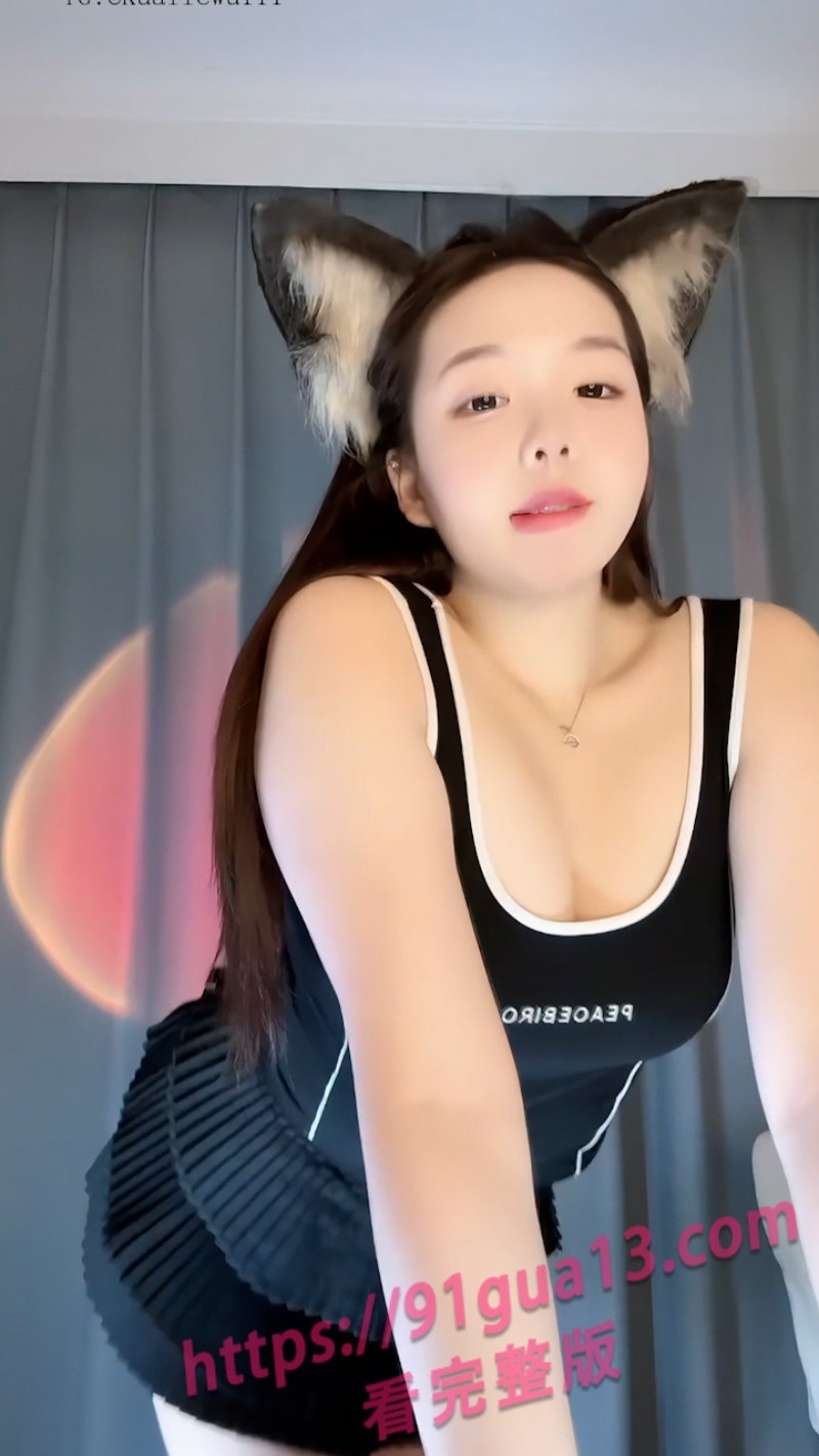 抖音绵绵小嘉热舞片段疯传 每一帧都撩人心弦！ 配图