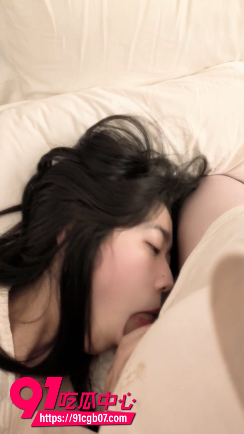 江苏反差女幼师孟晓青约炮网页素材1