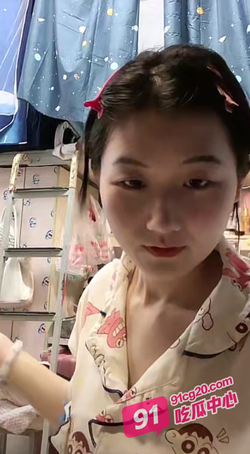 抖音网红走光合集 直播间花式擦边博流量！ 配图3