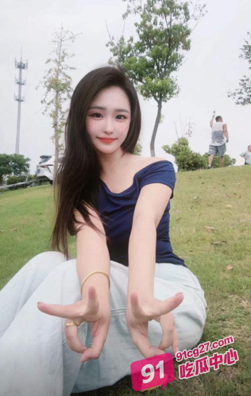 爽死了！高颜值少妇李丽淫趴群交5个巨根大汉 被当成公共厕所轮流塞满泄欲！ 配图3