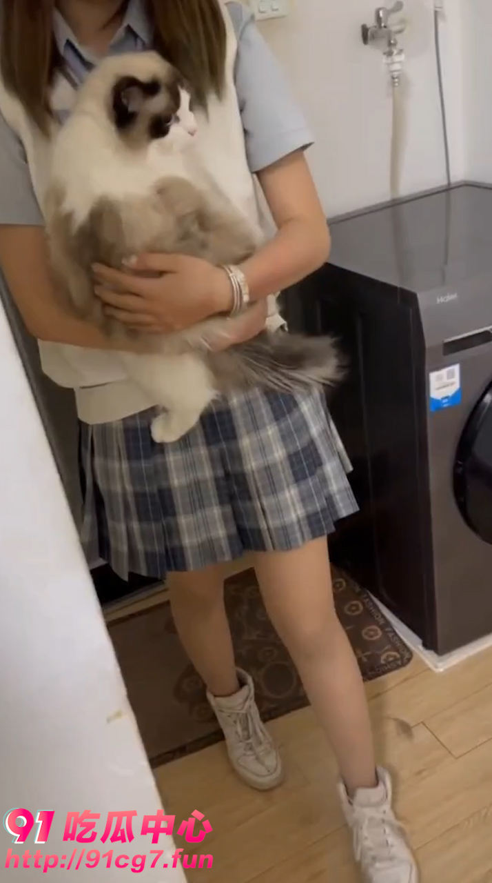套路学生妹～刷了个嘉年华 成功拿下05年学生小主播 “大哥 大哥 钱退给你 我不要了”