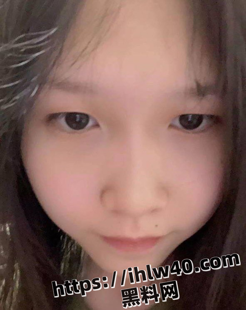00后微胖大学生嫩妹被男友无套爆操内射，这小穴是真的白嫩，逼毛都还没长齐！
