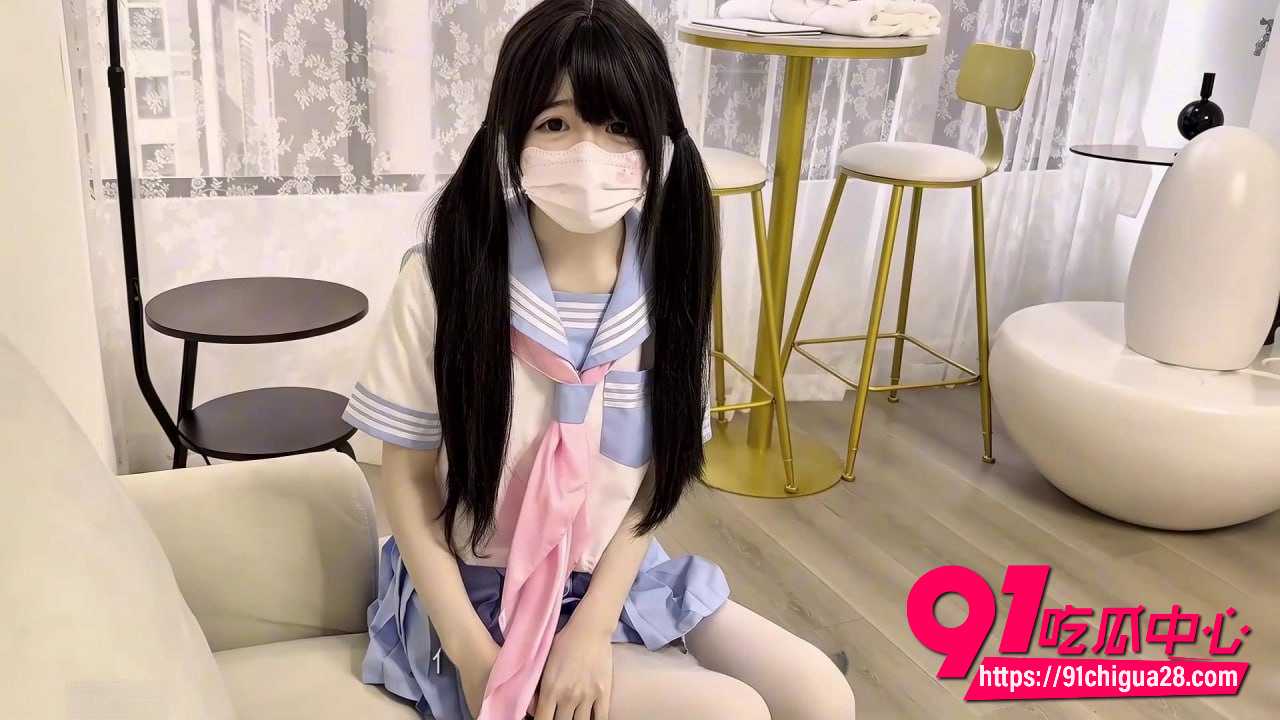 反差学生女神白虎喵cos白丝水手服 沙发口交性爱 最后高潮失禁喷水湿透床单!