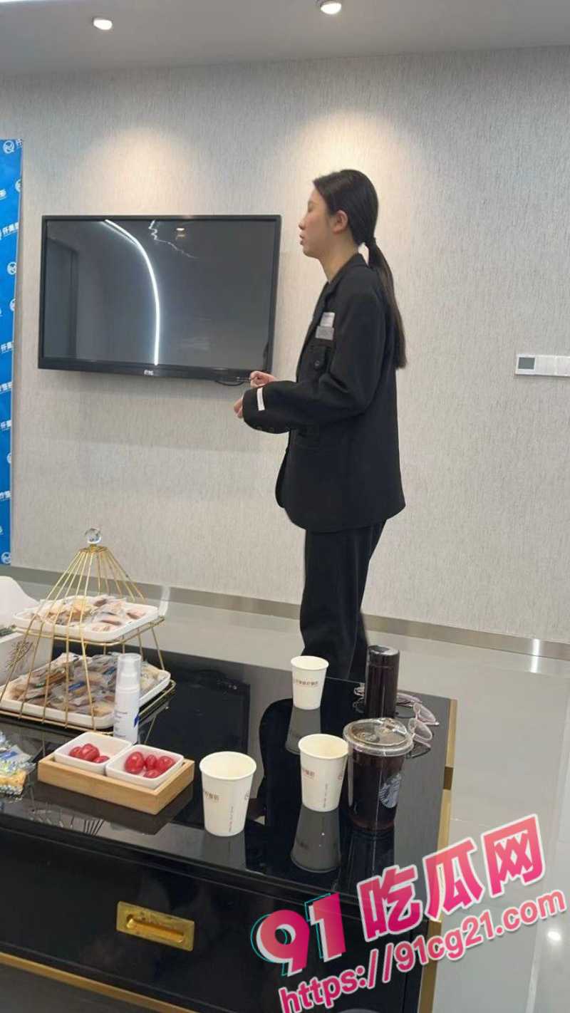 4_W_800px.jpg