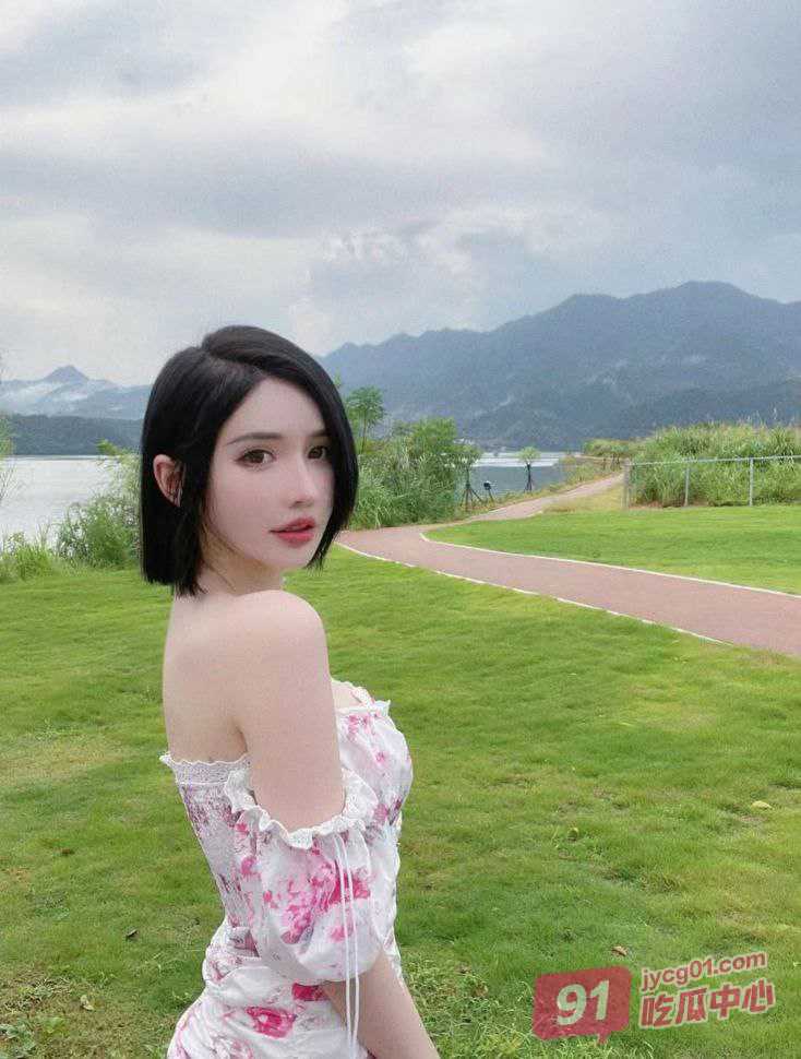 东莞少妇刘娜兰 S级模特身材 放荡的表情无比诱惑！ 配图