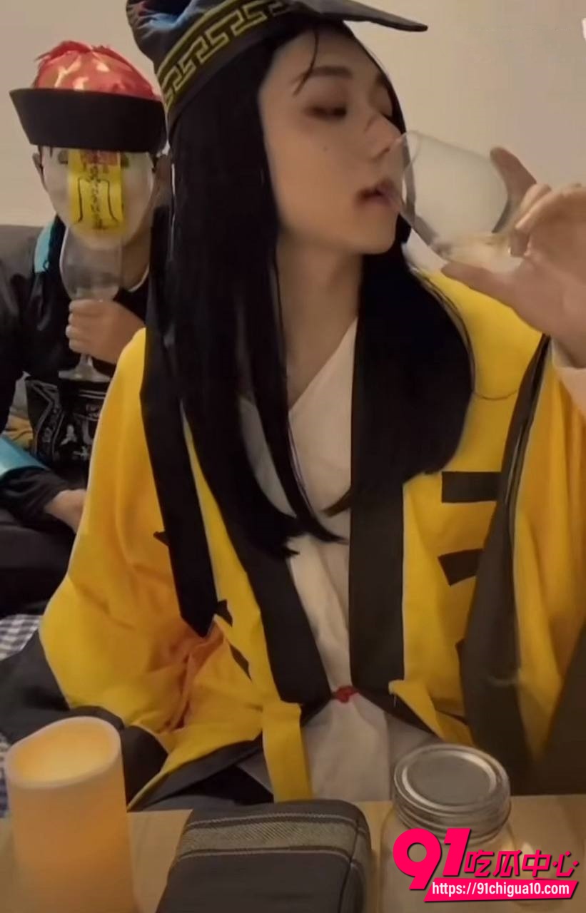 小麒cos崂山道士喝酒开喷6