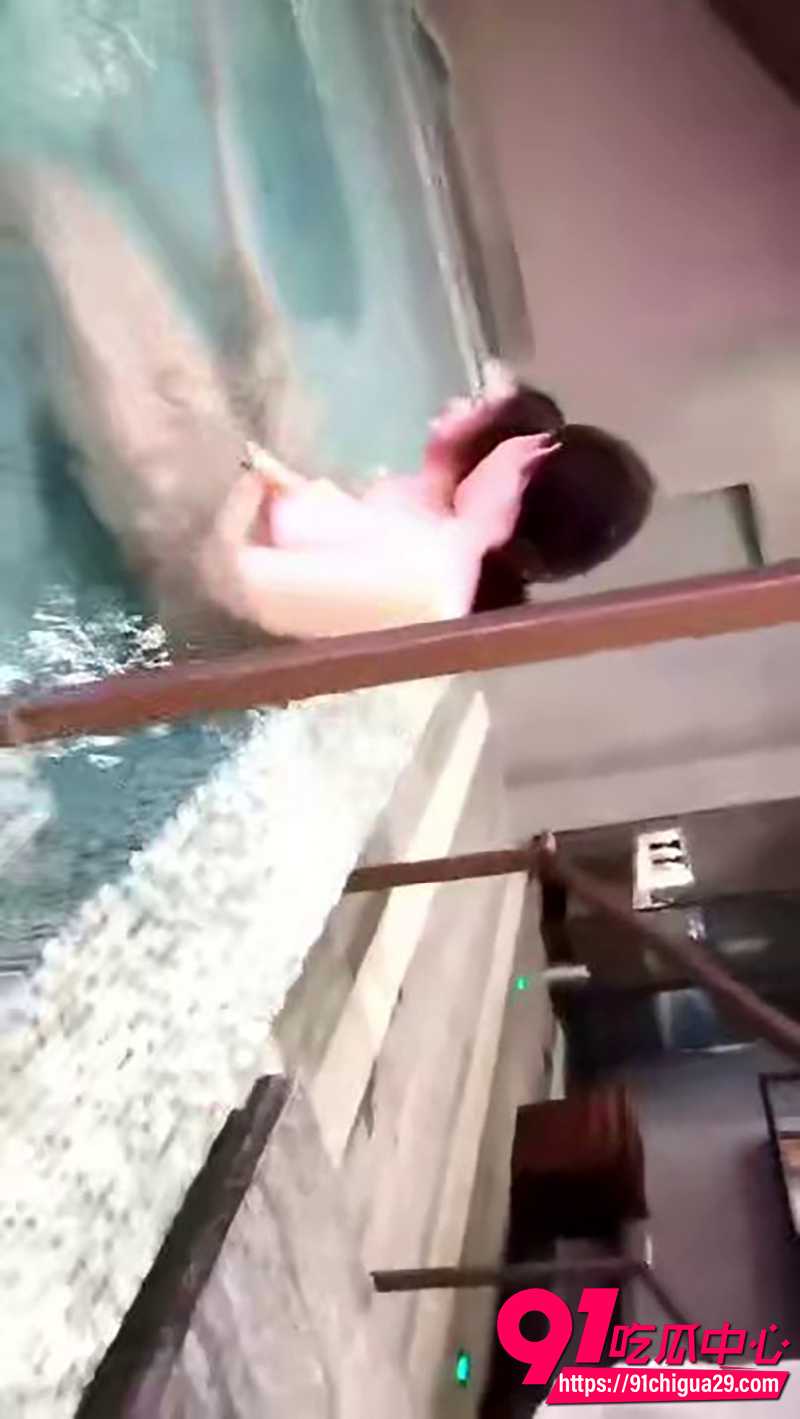 洗浴中心偷拍  2