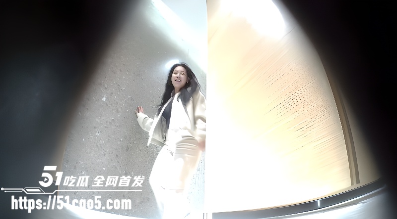 夜总会女厕全景偷拍 1
