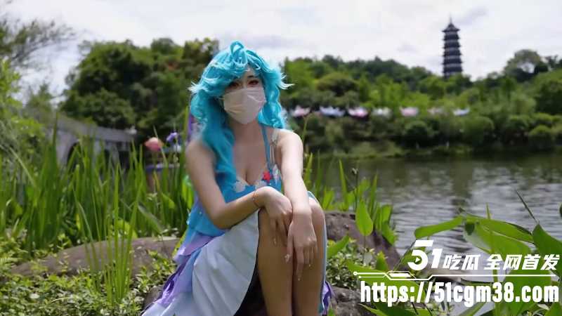 人气网黄 沐沐 cos朵莉亚被尾随强上 2